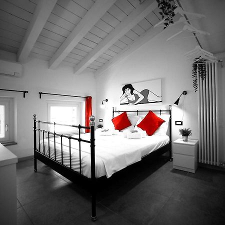 Ermi Hotel Sona Bagian luar foto