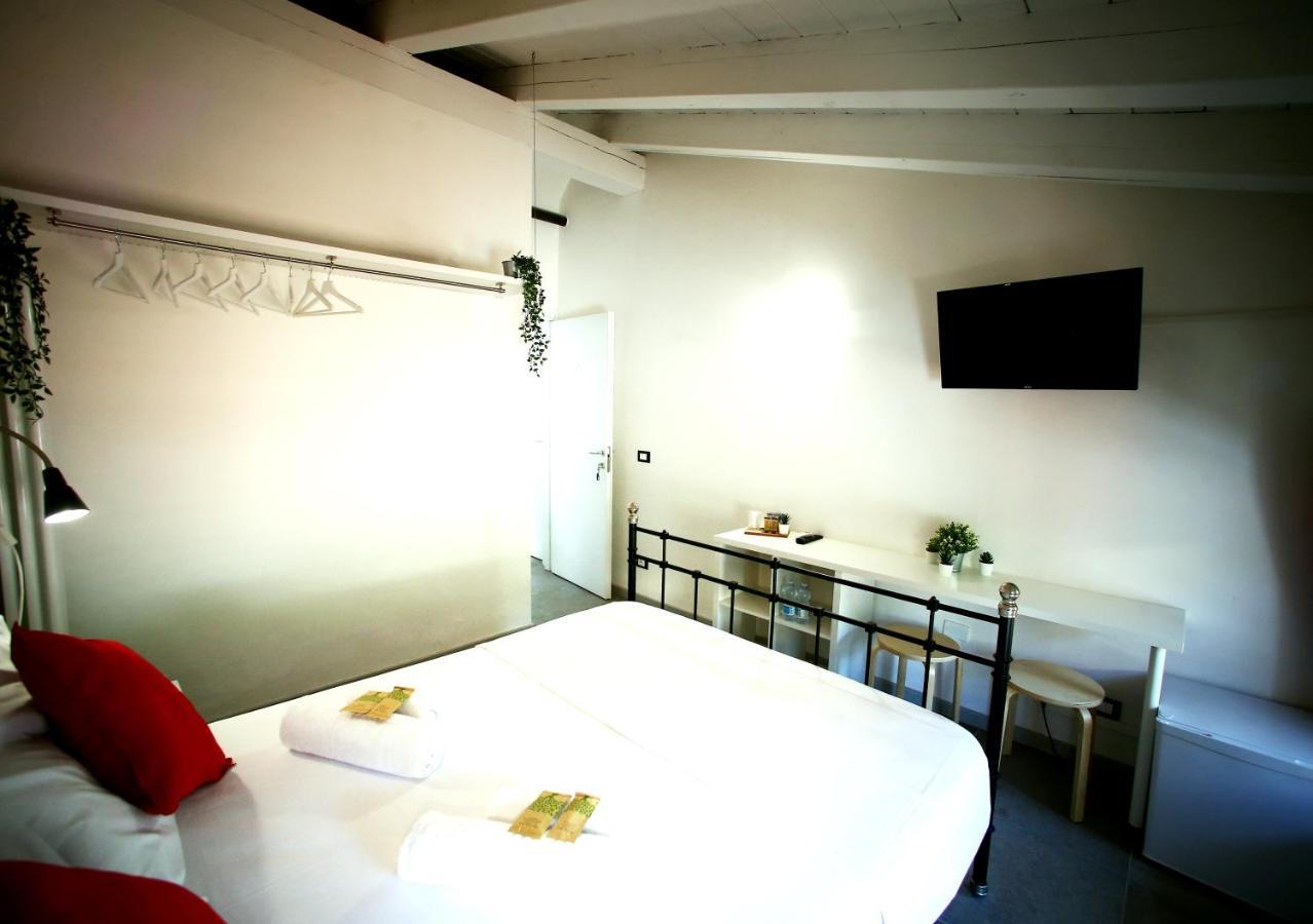 Ermi Hotel Sona Bagian luar foto