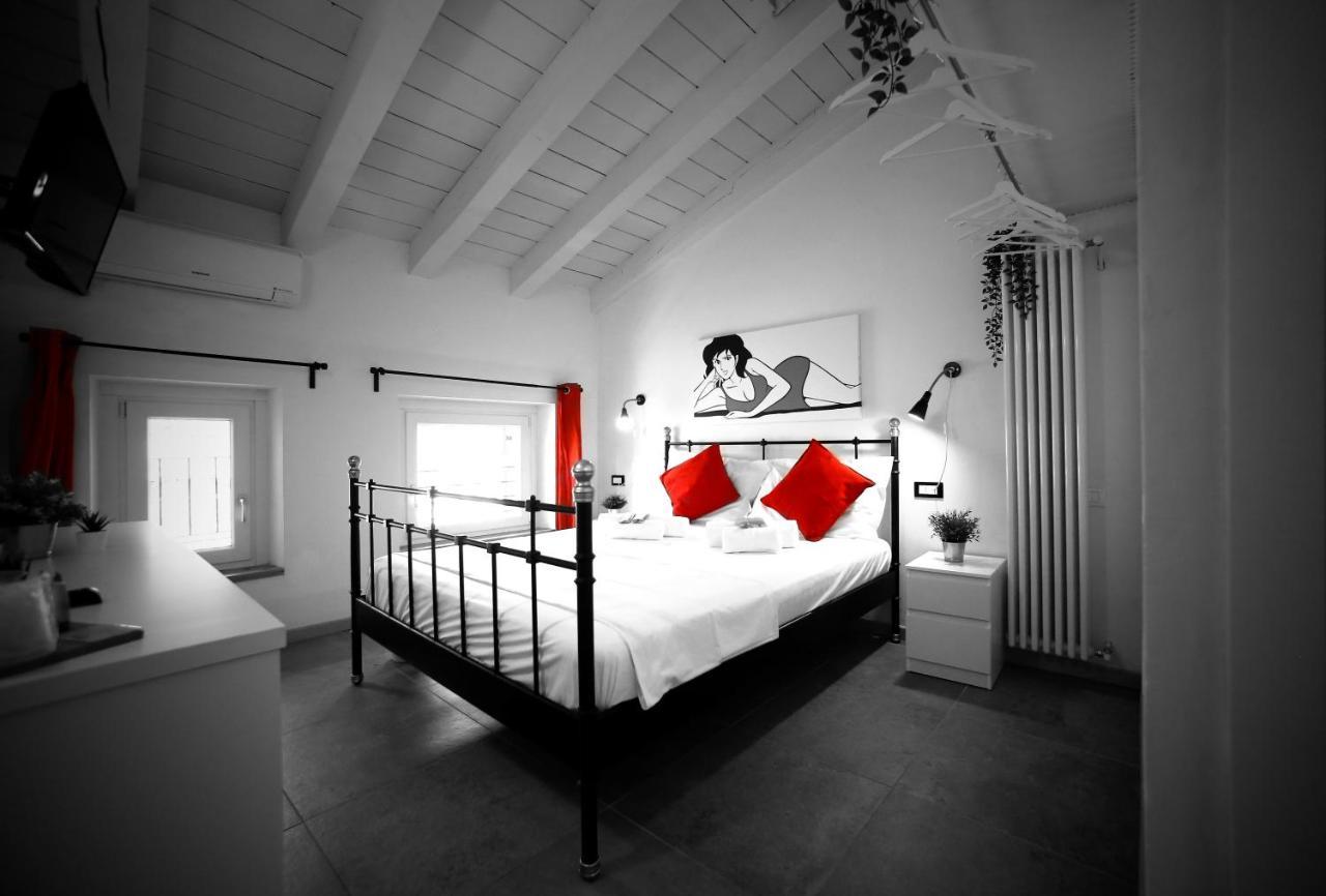 Ermi Hotel Sona Bagian luar foto