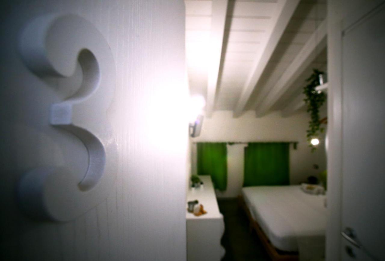 Ermi Hotel Sona Bagian luar foto