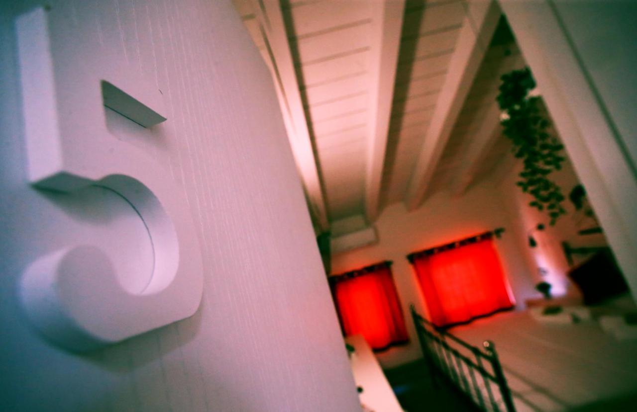 Ermi Hotel Sona Bagian luar foto