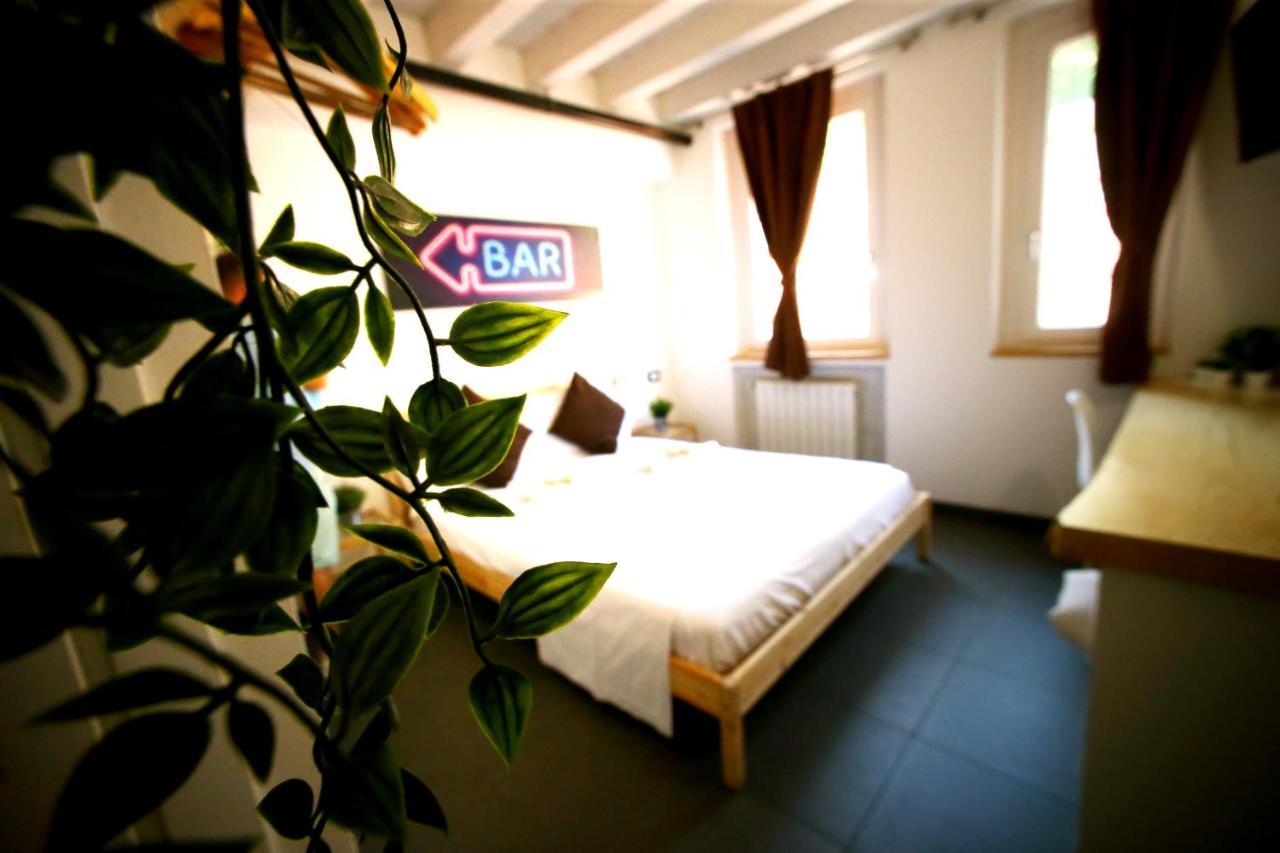 Ermi Hotel Sona Bagian luar foto