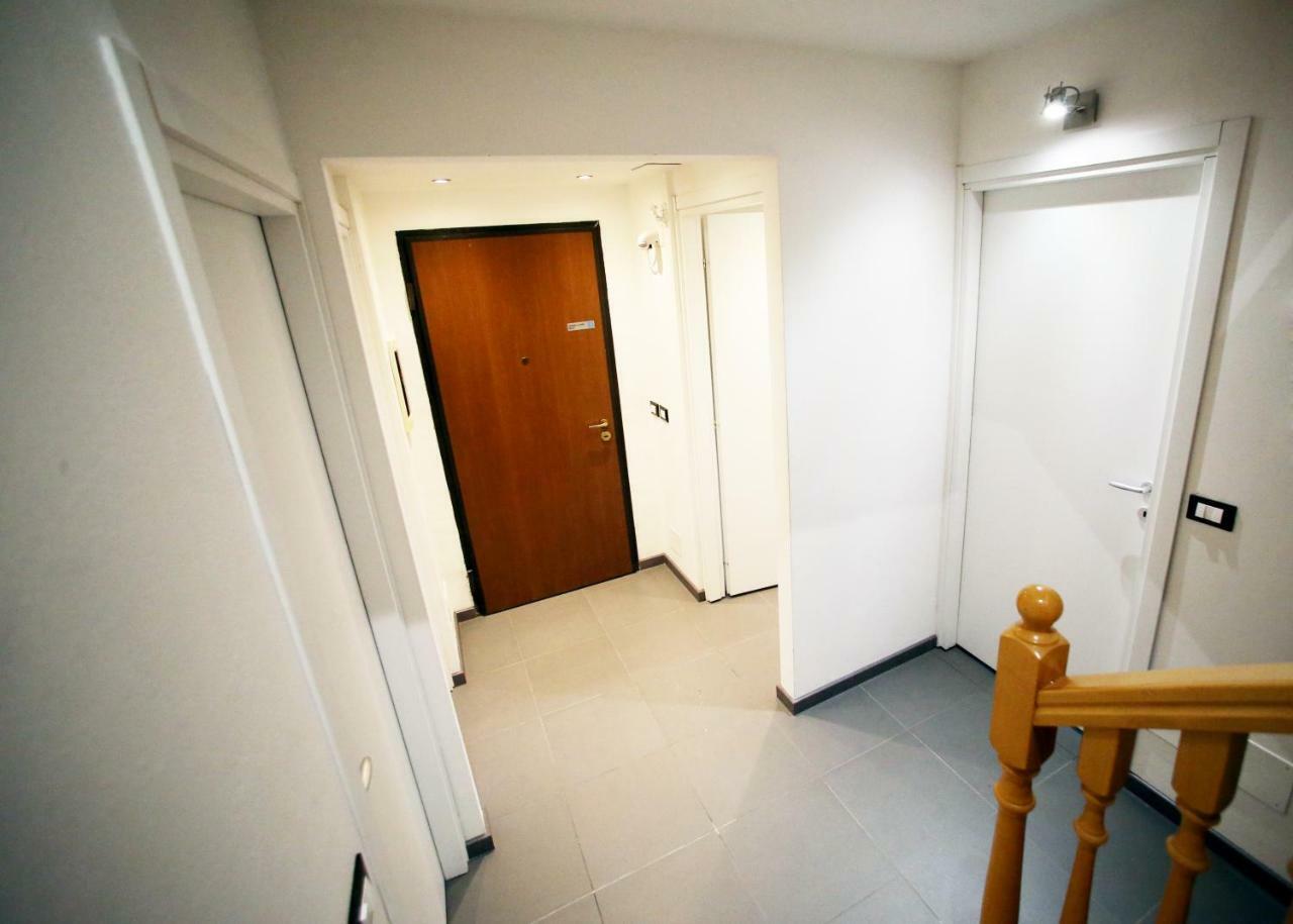 Ermi Hotel Sona Bagian luar foto