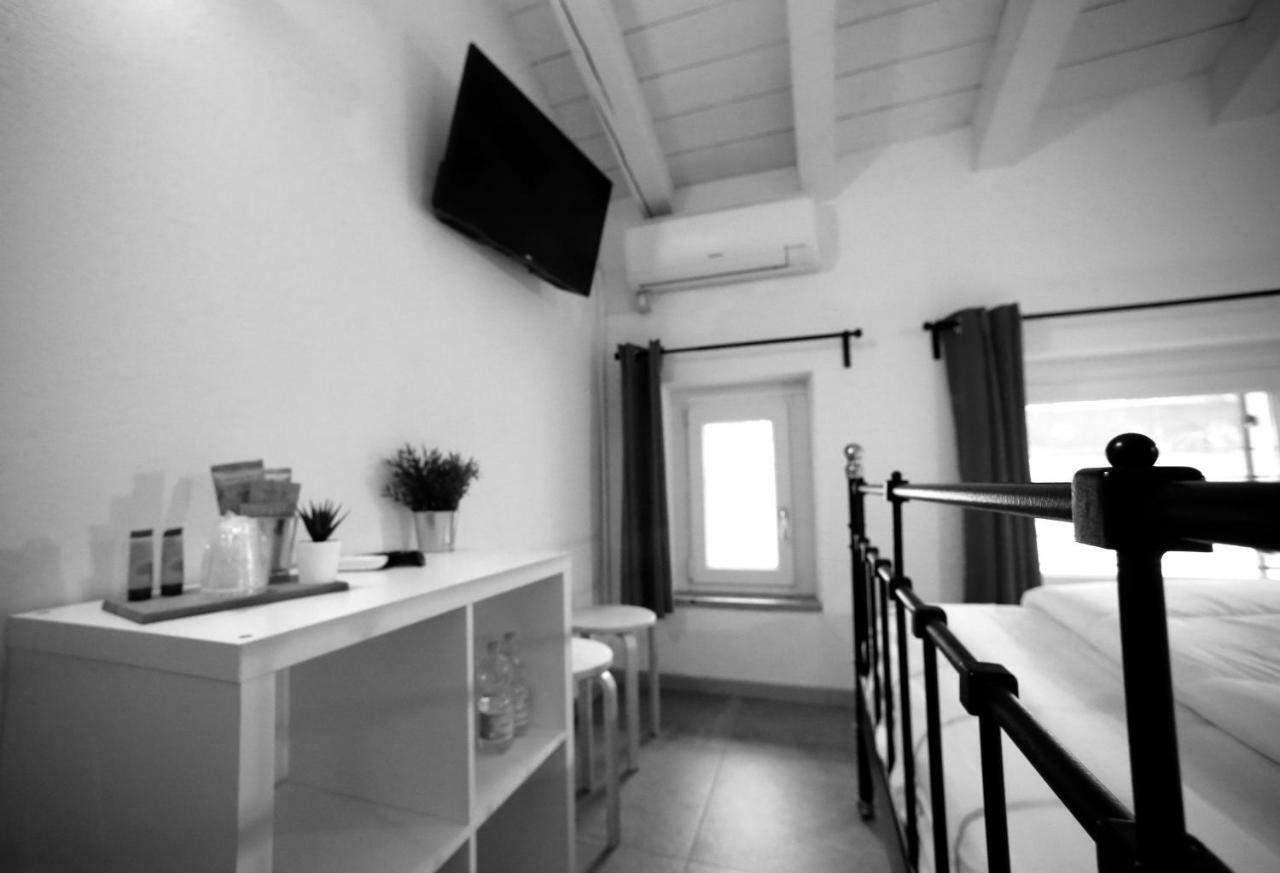 Ermi Hotel Sona Bagian luar foto